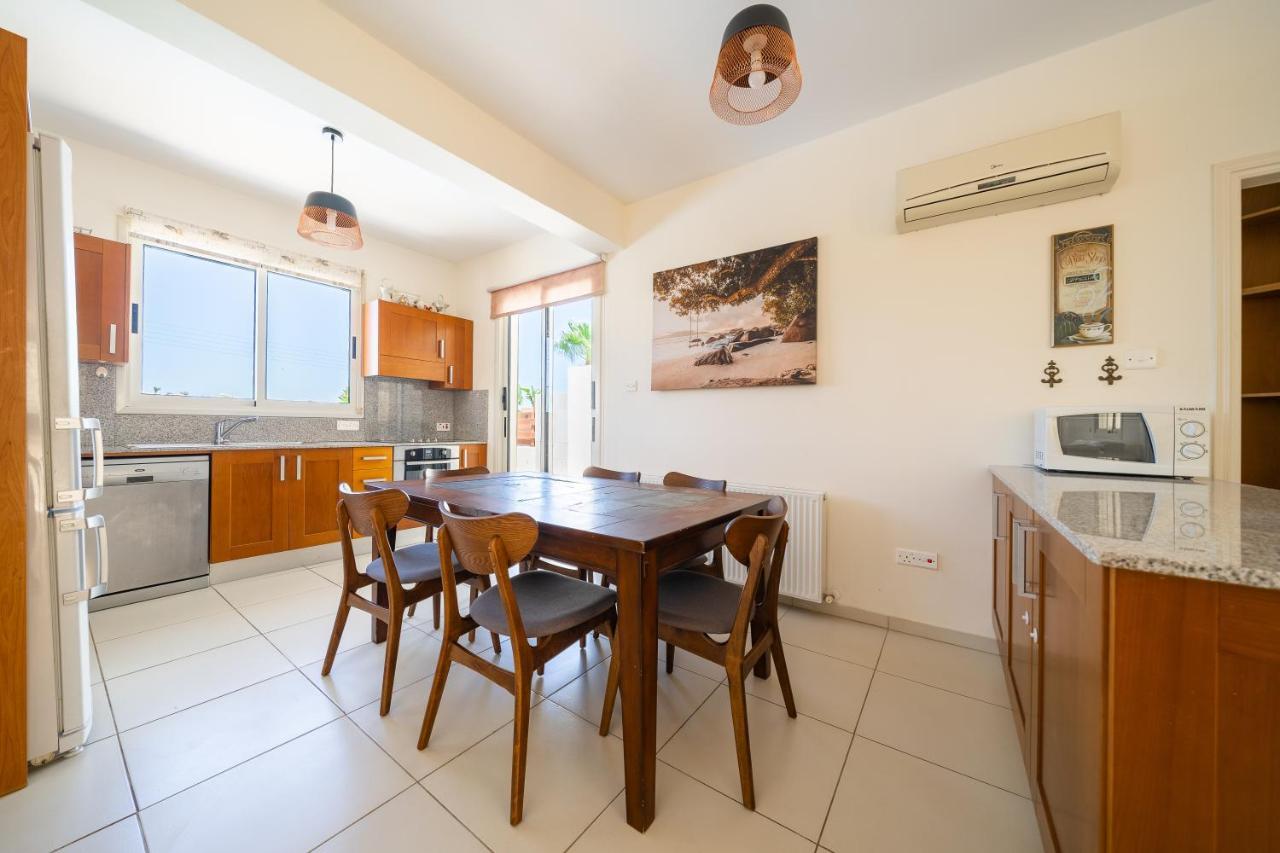 Atlantica 4 Bedroom Villa Near The Beach 프로타라스 외부 사진